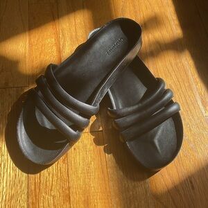 NWOT Black Sandals